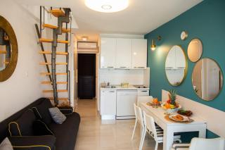 TOP LOCATION! BEACH & CENTER APT 4 - 7