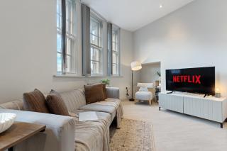 Cosy & Modern Leeds City Centre Apartment - 4