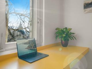 Modern Living Villa mit Panorama-Wintergarten & TV - 1