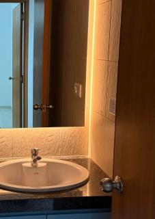 Aashna Paradise Luxurious High Floor living and Pool - 7