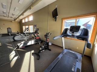 Top Floor Beautiful Mountain Views! 2 Bed 2 Bath - 9