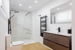 Castle View Luxury Duplex with Private Terrace - 5