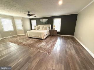 Spacious 6Bed Woodland Retreat with Movie Room & Deck - 8