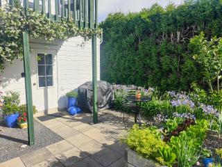 Cosy Orchard Loft - Fast WIFI - 6