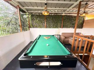 Cozy House with Mini Pool, Billiard, Videoke, and Netflix - 6