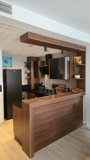 Modern Smart Home with Office, Pool, Gym and Fast WiFi - 10 min to Airport - 8