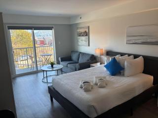 Gibsons Landing Inn - 2