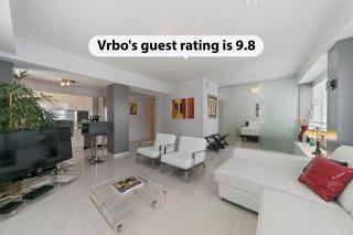 South Beach Perfect Apartment, Iconic Art Deco Oceanfront Building, Walk to Everything! - 0