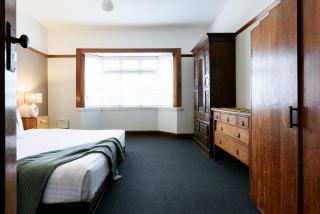 Art Deco Home, Sunroom, Star Cinema - 3