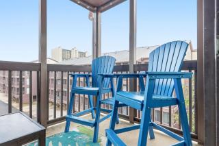 Sea Blue Suite at Tilghman w Pool and Pickleball - 2