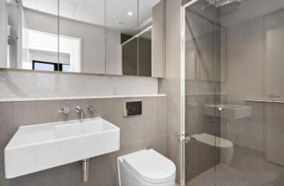 1 bedroom southbank apartment - 8