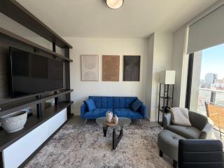 High-Floor Studio with City Views Downtown Miami - 9