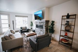 Serene Lake Getaway at Stunning Scandi Home - 4