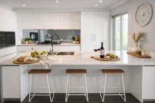 Luxury Beach House, Sleeps 8, Walk to Beach - 0