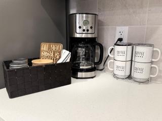 Relax, Recharge, Repeat 2Bedroom Walkout Haven - 6