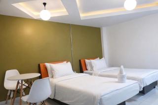 The Northeast Hotel - 6