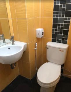 The Northeast Hotel - 5