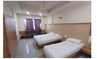 Hotel O Kolhapur Gate Formerly Tanwani Lodging - 8