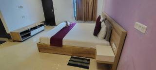 Hotel O Luxury Stay - 2