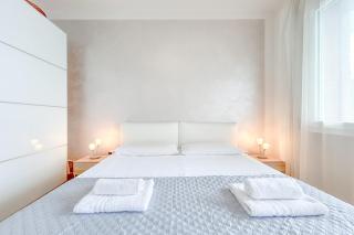 Torre - Happy Rentals - 1