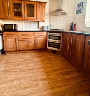 Spacious House - Parking - Pool Table - Balderton - 6