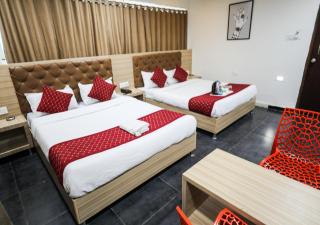 Supraja Cyber View Hotel - 1