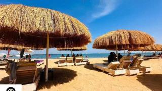 Luxury Studio, pool, Private beach & close to Airport - 7