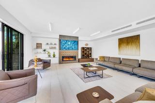 Waterfront Masterpiece Villa Grand Heated Pool Seabreeze Key - 2