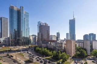 Spacious Apartments in Warsaw Center with Air Conditioning and Desks by Noclegi Renters - 9