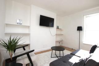 Cosy two bed apartment in St Pauls Sleeps 4 - 8