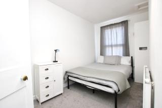 Cosy two bed apartment in St Pauls Sleeps 4 - 5