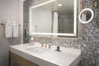 DoubleTree by Hilton Fort Lee/George Washington Bridge - 1