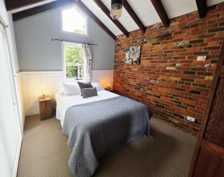 Cascade Cottage Circa 1840 - 9