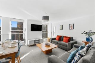 Henry's Apartment - 0