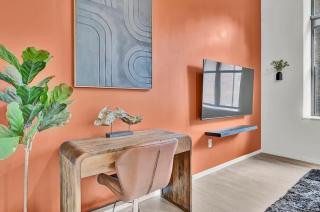 Bourbon & Bronze SpeakEasy StayEasy - 5