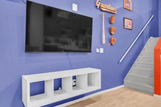 The Land FanCave Arcade Putt Walk 2 Stadium - 4