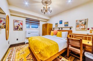 Neocolonial Nouveau Kensington Vacation Home - 9