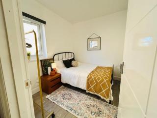 Peaceful Hideaway Flat Near Heathrow & Twickenham - 8