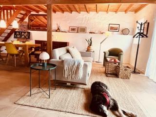 Charming Rustic Wine Cellar House in Reguengo Grande with Fireplace - 8
