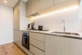 On Top of the World Pool Gym Spa & Parking - 8