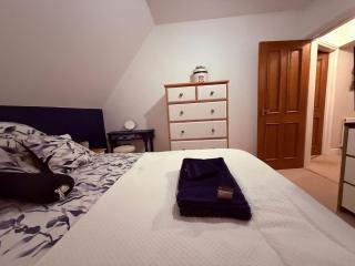 Charming Guest Room in Bedford Village with Private Entrance - 8