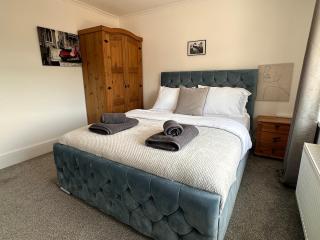 3 bed house in Risca - 5