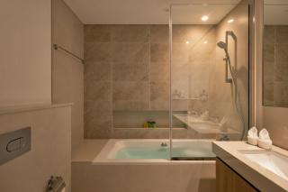 Luxury Burj & Fountain View 3 Bedroom Apartment - 8