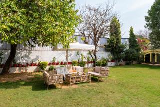 Alaya Stays, Kuber Vatika Pet-Friendly Villa with Private Pool & Garden - 2