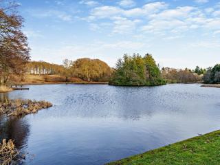 4 Bed in Dyce 93914 - 1