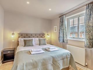 3 Bed in Dedham 94016 - Dedham - 2