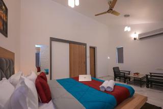 5BHK Honey Gold Villa By Tropicana Stays - 1