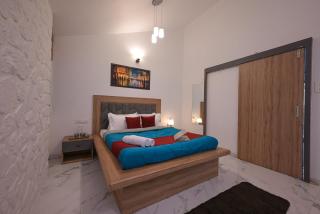 5BHK Honey Gold Villa By Tropicana Stays - 6