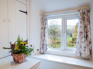 2 Bed in Ashford-in-the-Water PK932 - 2