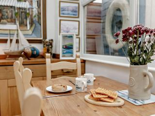 3 Bed in Brixham BX017 - 7